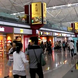 香港国際空港内のショップ色々 | T1・6F出発フロアでお買物。2009年版